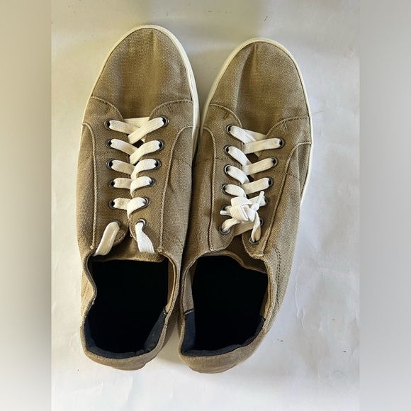 Canvas Light Weight Banana Republic Shoes - Tan - 10.5 - Picture 3 of 3